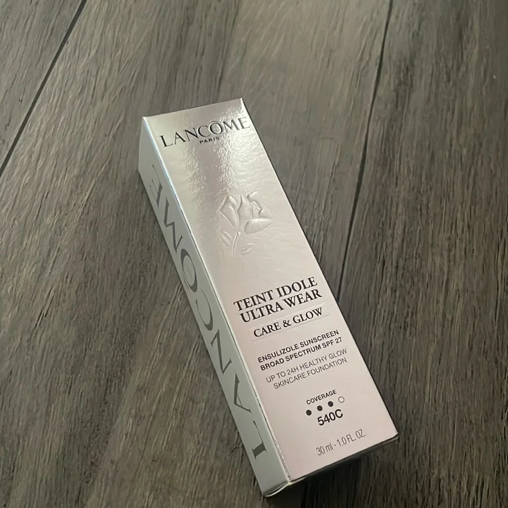 Lacome Teint Idole Ultra Wear Care & Glow 540C - Picture 3 of 5